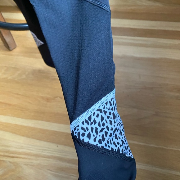 Lululemon leggings - Picture 3 of 6